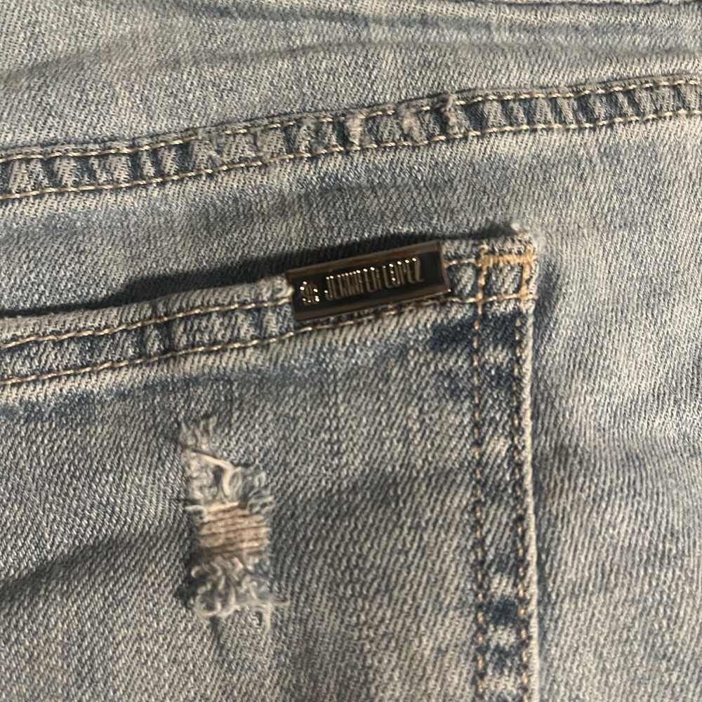 jennifer lopez baggy boyfriend jeans .